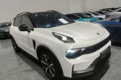 Lynk & Co 01 EM-P