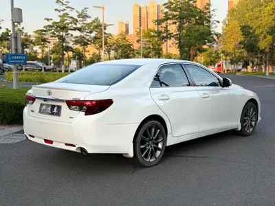 Toyota Reiz