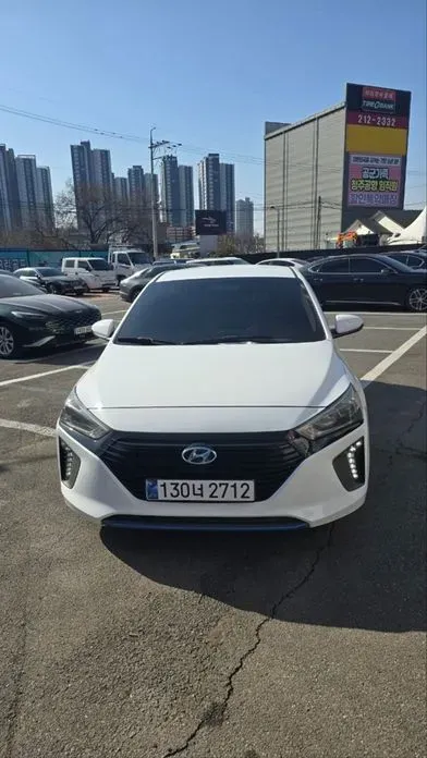 Hyundai Ioniq