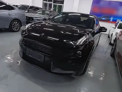 Lynk & Co 03