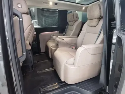 Li Auto Li MEGA
