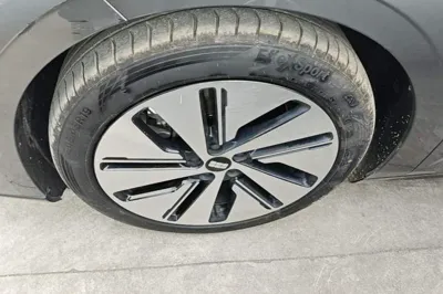 Geely Galaxy E8