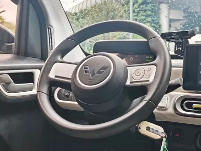 Wuling MINIEV