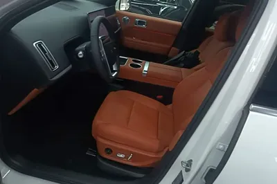 Li Auto L6