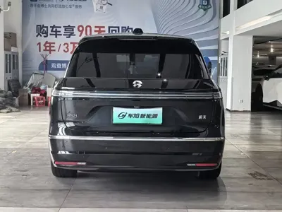 Nio ES8