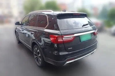 Hongqi HS7