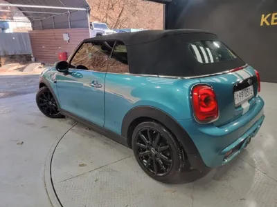 MINI Cooper Convertible