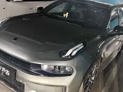 Lynk & Co 03