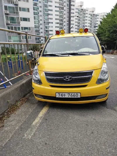 Hyundai Starex