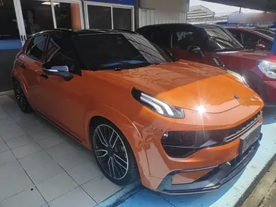 Lynk & Co 02 Hatchback
