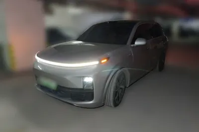 Li Auto L8