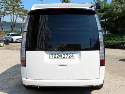 Hyundai Staria