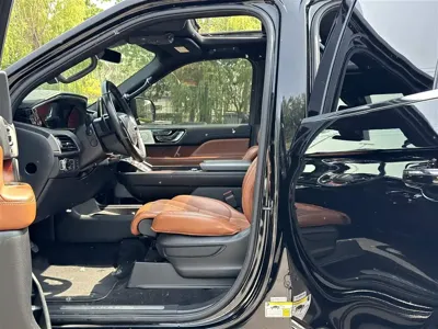 Lincoln Navigator