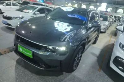 Lynk & Co 01