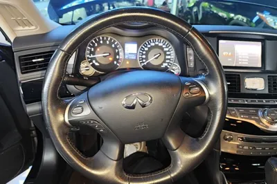 Infiniti Q70
