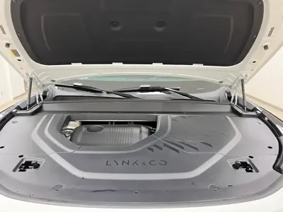 Lynk & Co 领克900