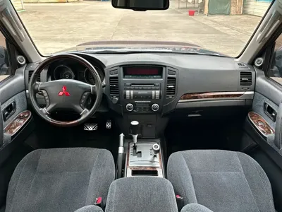 Mitsubishi Pajero (Import)