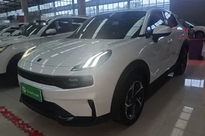 Lynk & Co 06