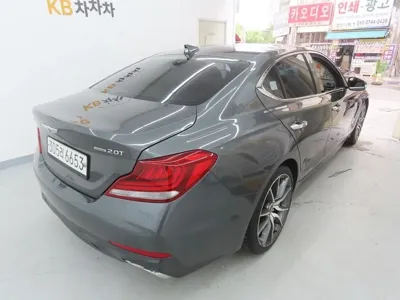 Genesis G70
