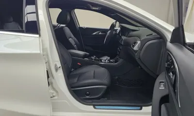 Infiniti Q30