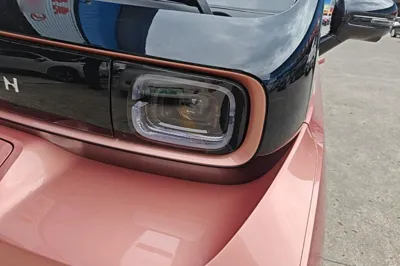 Baojun E300