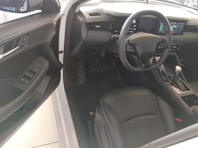 Roewe i5