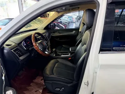 Roewe RX8
