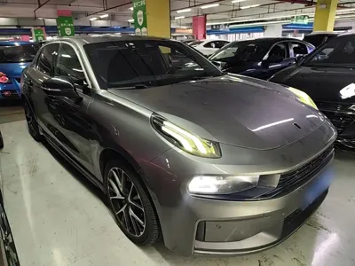 Lynk & Co 03