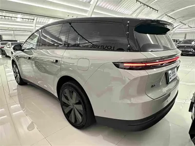 Li Auto 理想i8