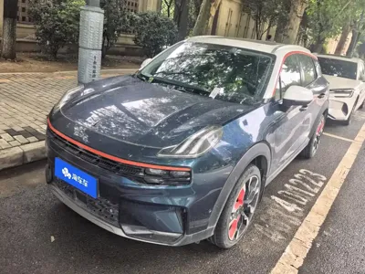 Lynk & Co 06