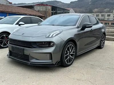 Lynk & Co 03