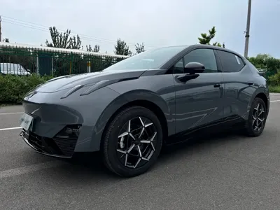 Lynk & Co Z20