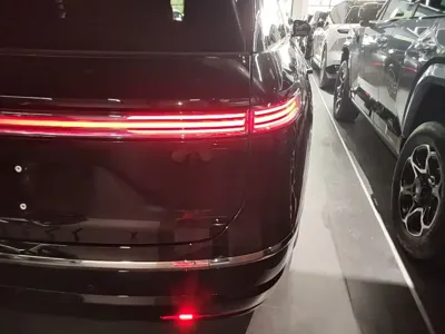 Nio ES8