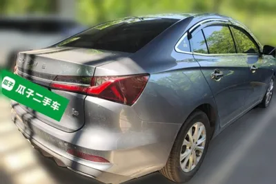 Roewe i5