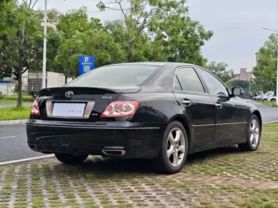 Toyota Reiz