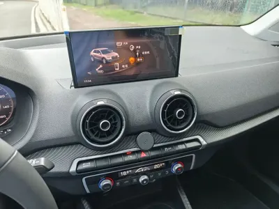 Audi Q2L e-tron