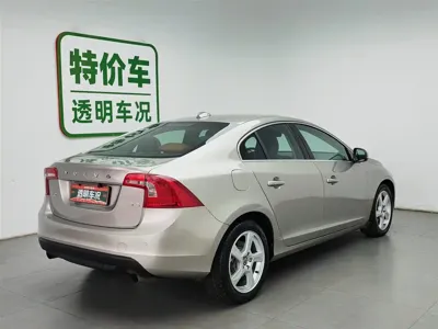 Volvo S60 (Import)