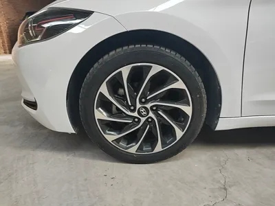 Hyundai Elantra (6th Generation