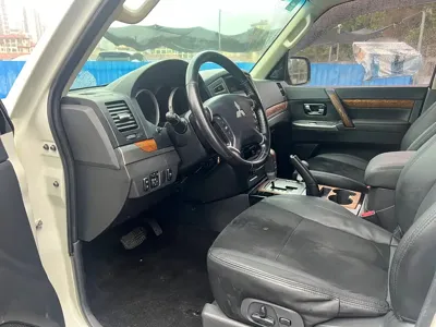 Mitsubishi Pajero (Import)