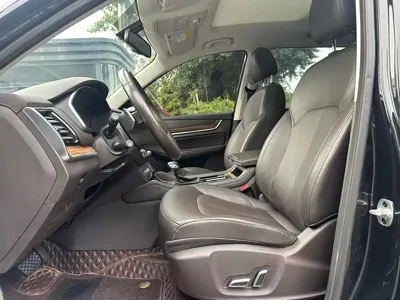 Roewe RX8