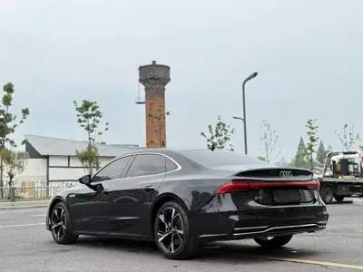 Audi A7L