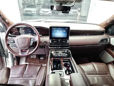 Lincoln Navigator