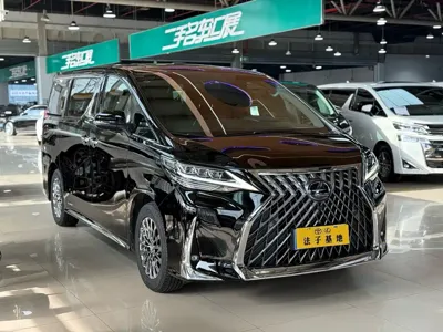 Lexus LM