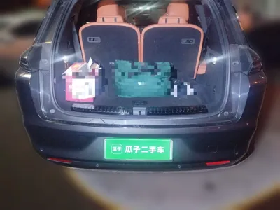 Li Auto L8