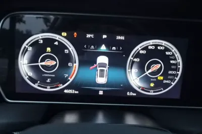 Hongqi HS5