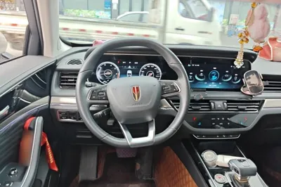 Hongqi HS5