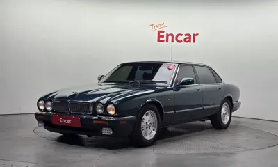 Jaguar XJ-6
