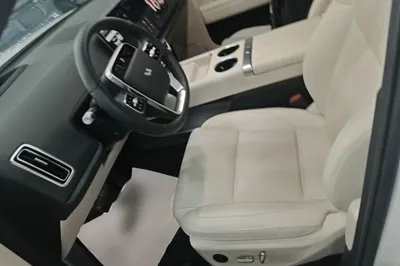 Li Auto L6