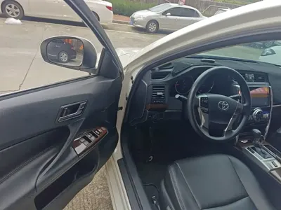 Toyota Reiz