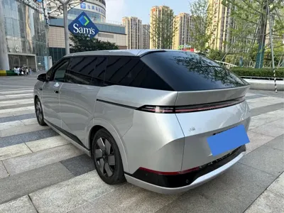 Xpeng X9
